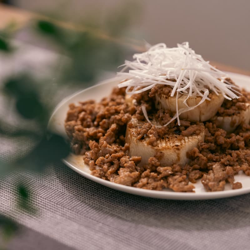 大根ステーキのオイスターソースそぼろがけ